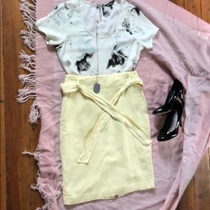 Yellow pastel pencil skirt.